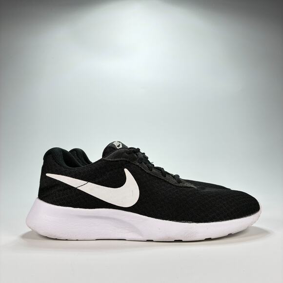 Nike Tanjun Black White Athletic Lace Up Running Shoe 812655-011 Women's Size 7 - Picture 1 of 11